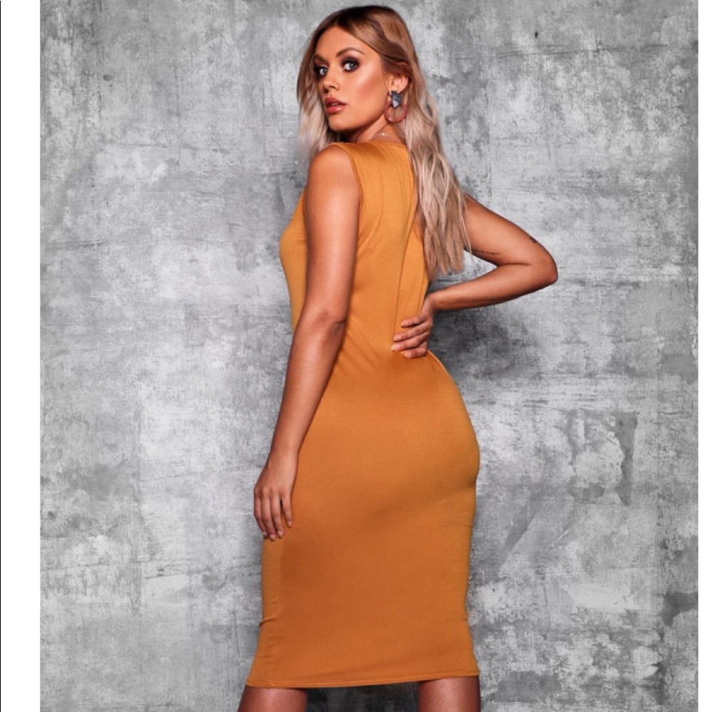 Plus Longline Square Neck Midi Dress 💛